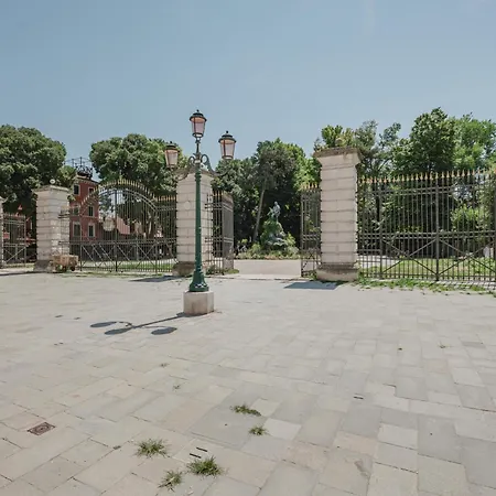 Ca' Bettina- Near The Biennale & Historic Center Appartamento