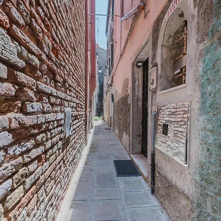 Ca' Bettina- Near The Biennale & Historic Center Appartamento